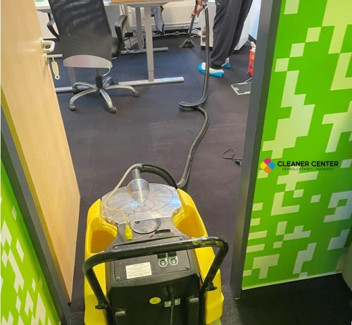 Karcher Puzzi 300 szőnyeg- és kárpittisztító gép 24h