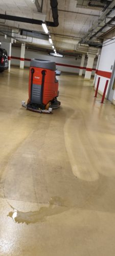 Hako B750R (75 cm)  padlótisztító gép 1 hónapra